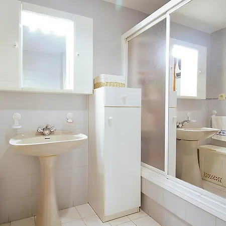 Centrico Apartamento En * 산신소